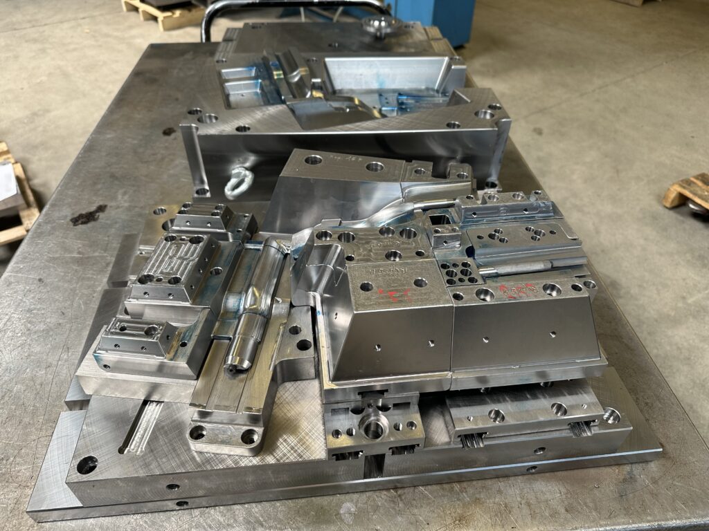 Moule de joint bas de caisse 2 empreintes